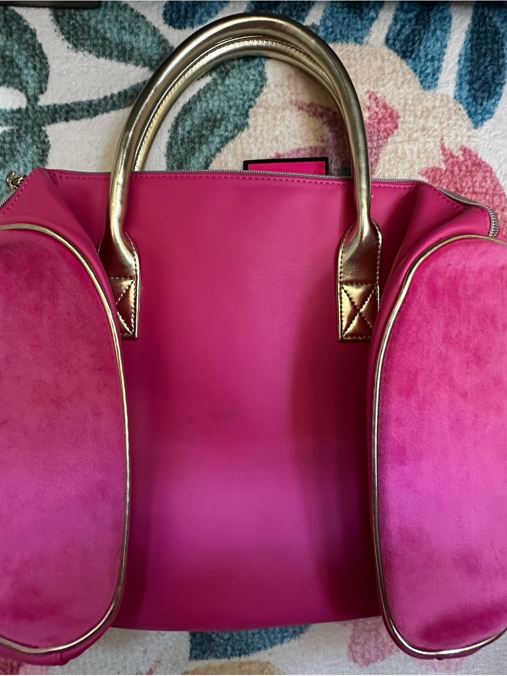 Juicy Couture Pink Duffle Bag with Gold Trim - Picture 9 of 10